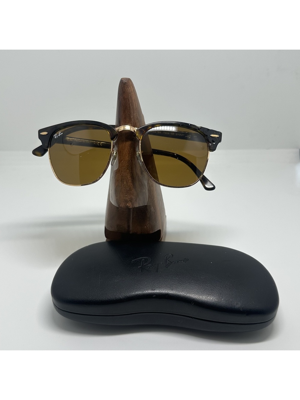 Ray-Ban Clubmaster Classic Brown Tortoise Frame Sunglasses with Case